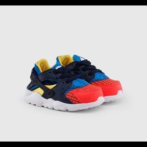 Nike Bright Crimson Huarache sneakers toddler 9c